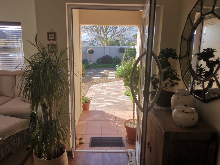 To Let 3 Bedroom Property for Rent in Fernwood Western Cape